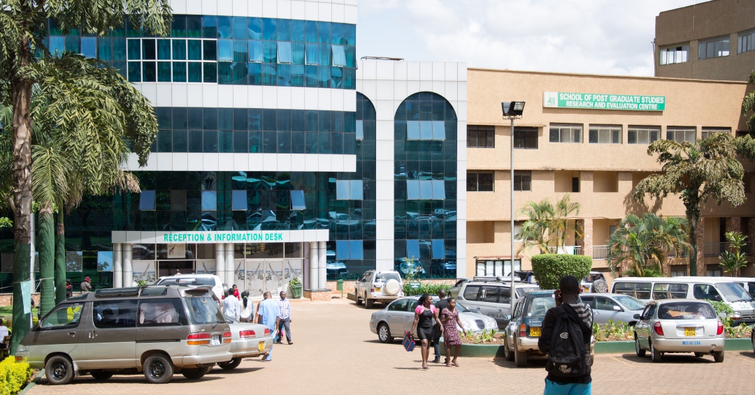 PhD Student Donates Advanced Molecular Biology Lab Equipment to the Institute of Biomedical Research