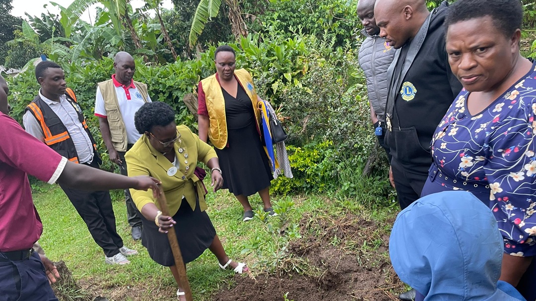 KIU Leos Club Hosts District Governor, Empowers Community