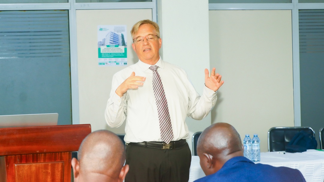 Prof. Michael Roberts Inspires KIU Faculty as University Adopts Case-Based Learning for CBET