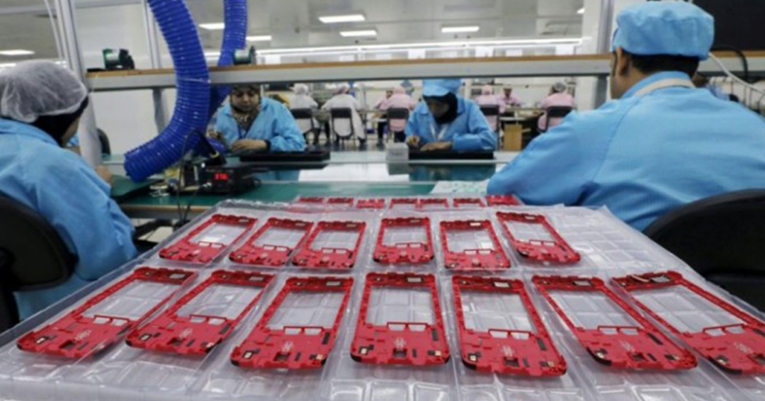 Fighting Coronavirus Together: Uganda Starts Manufacturing Smartphones with Thermometers to Test COVID-19