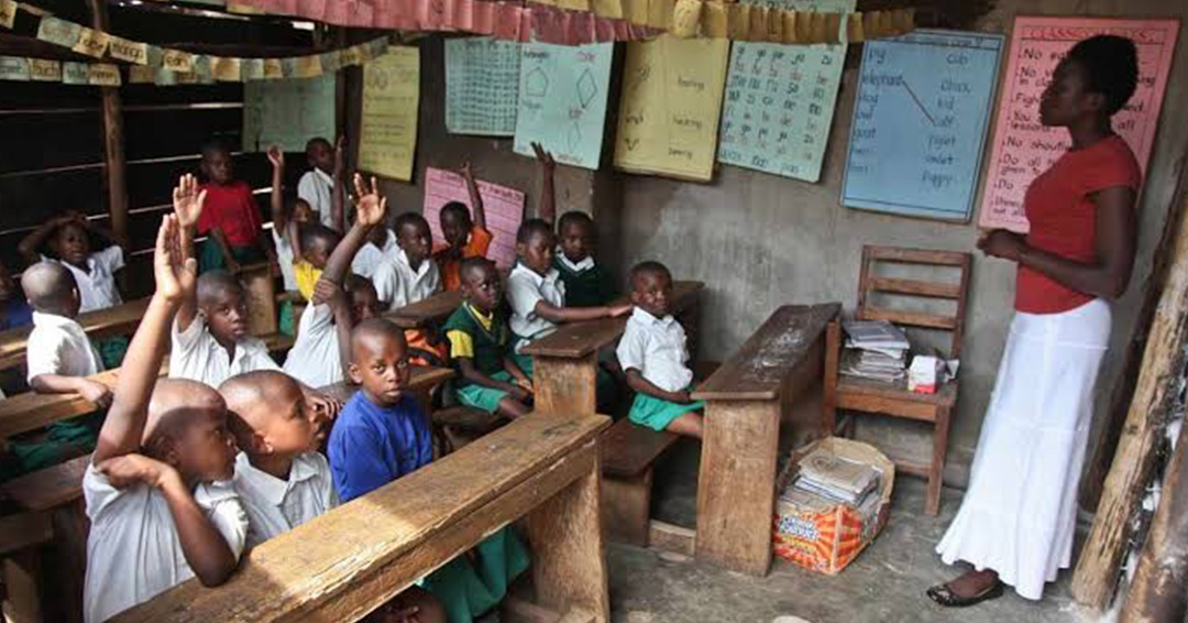 Government Sets Reopening Dates for Schools in Metropolitan Districts